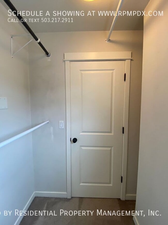 Building Photo - 2518 NW 1st Dr