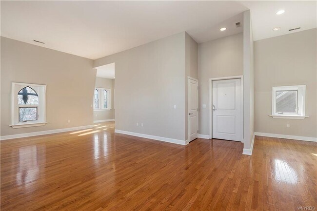 Building Photo - 414 Franklin St