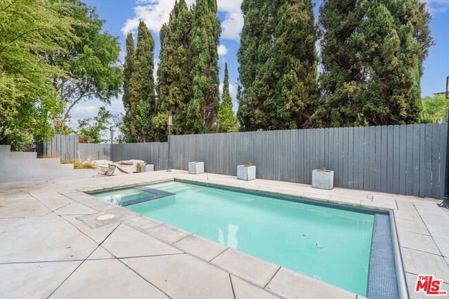 Building Photo - 1042 Olancha Dr