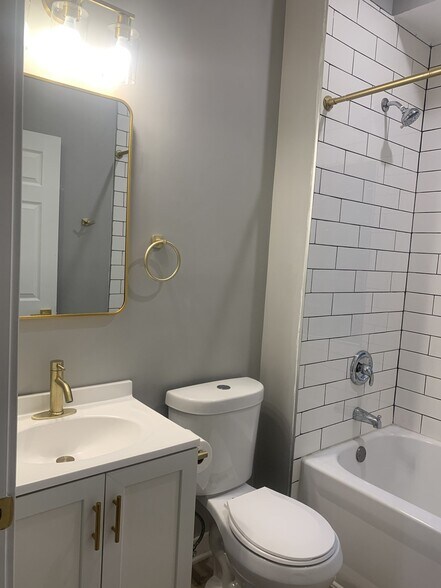 Building Photo - 1025 N 45th St