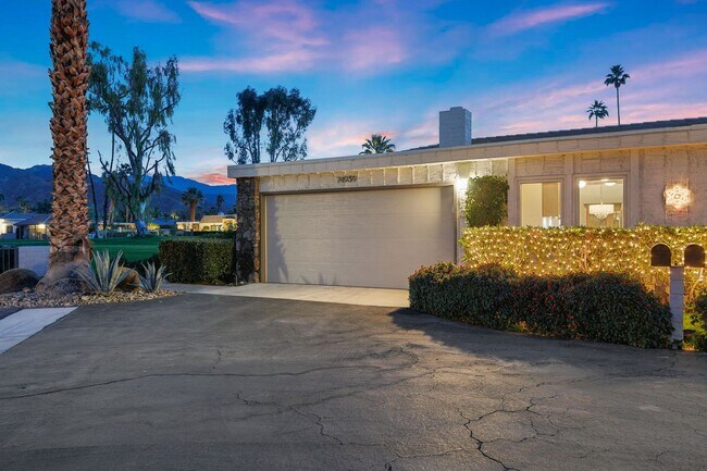 Building Photo - Luxury Golf Course Retreat in Indian Wells