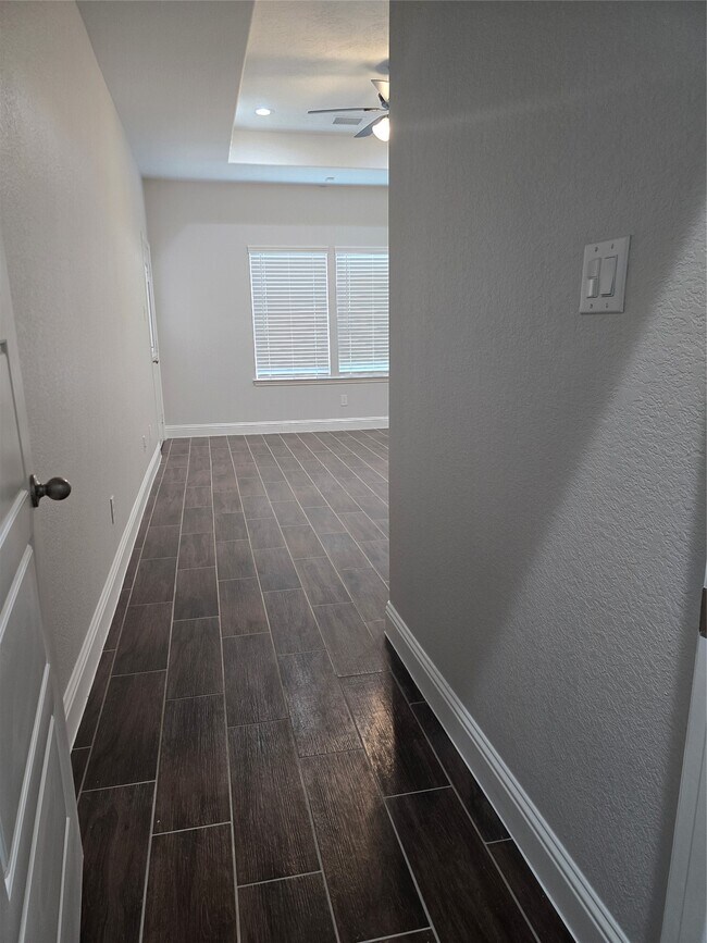 Building Photo - 213 E Adoue Ave