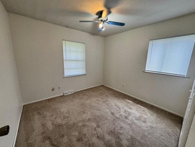 Building Photo - 119 Northlane Dr