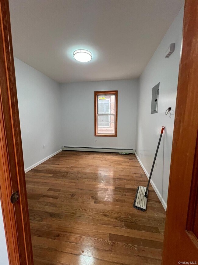 Building Photo - 2265 Chatterton Ave