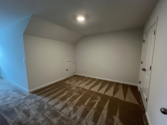 Building Photo - 967 Horse Mountain Rd