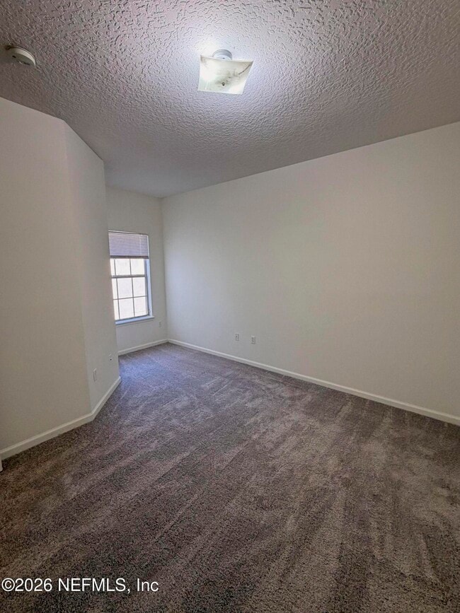 Building Photo - 3888 Summer Grove Way S