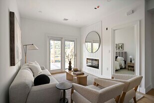 Building Photo - 100 Bennington St