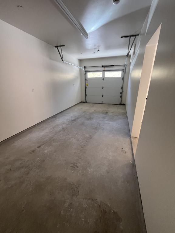Building Photo - 414B Grace Way