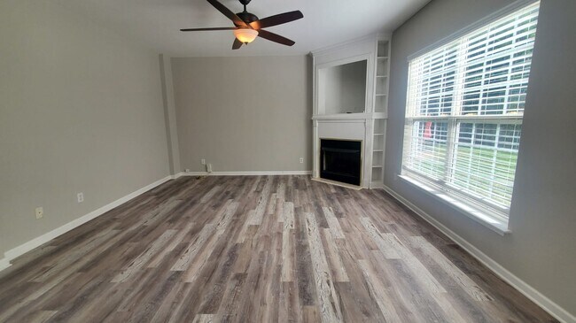 Building Photo - 5609 David Christian Pl