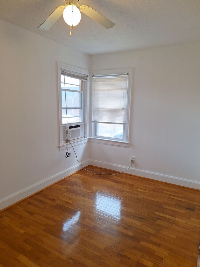 Building Photo - 450 Highland Ave NW