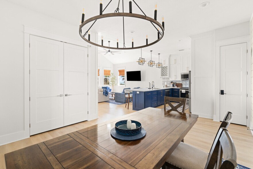 Building Photo - 867 Bowers Ln