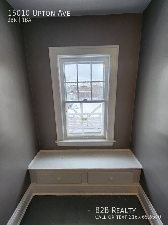 Building Photo - 15010 Upton Ave