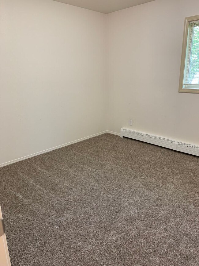 Building Photo - 1701 Elcadore Dr
