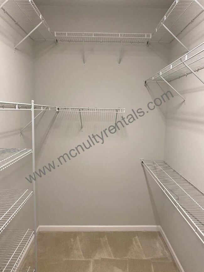 Building Photo - 4221 Courtly Ln