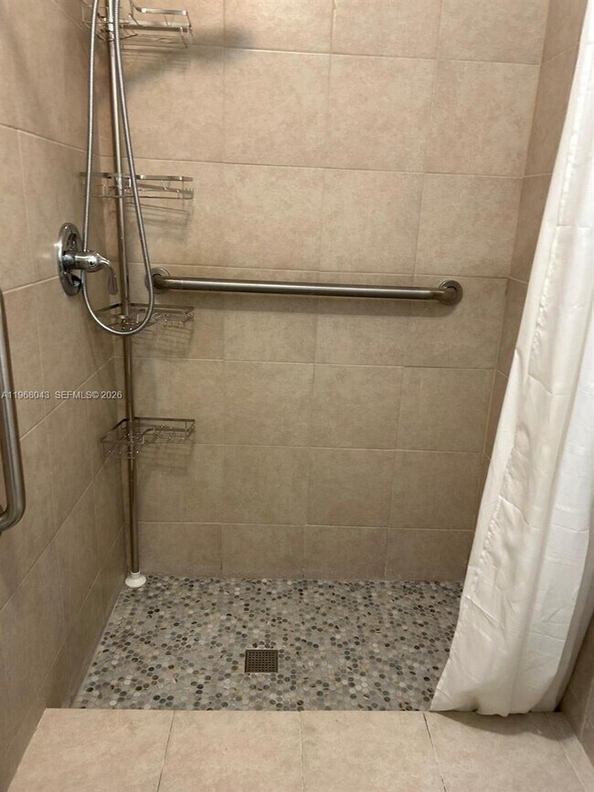 Building Photo - 2306 Sunshine Blvd