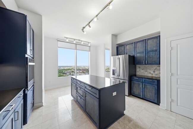 Building Photo - 3333 Allen Pkwy