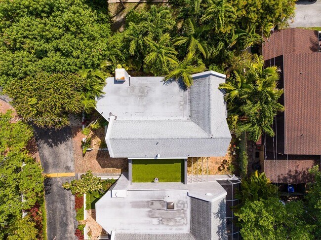 Building Photo - 2952 Peachy St