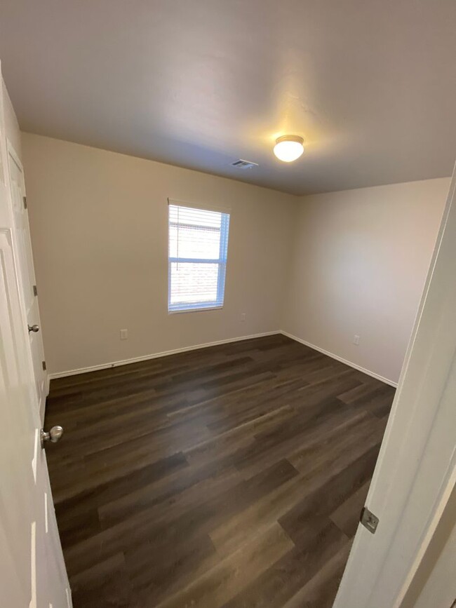 Building Photo - *Pre-leasing* Three Bedroom | Two Bath Hom...