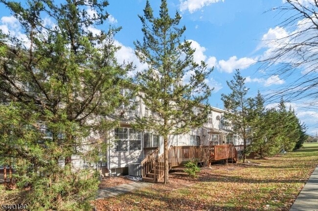 Building Photo - 13 Jill Ct