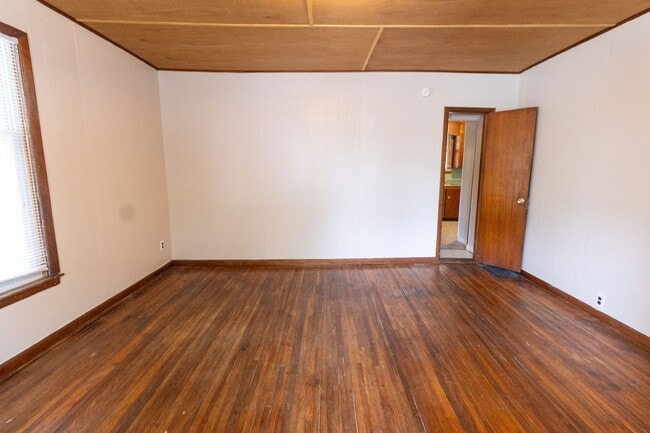 Building Photo - 1403 Hinkson Ave