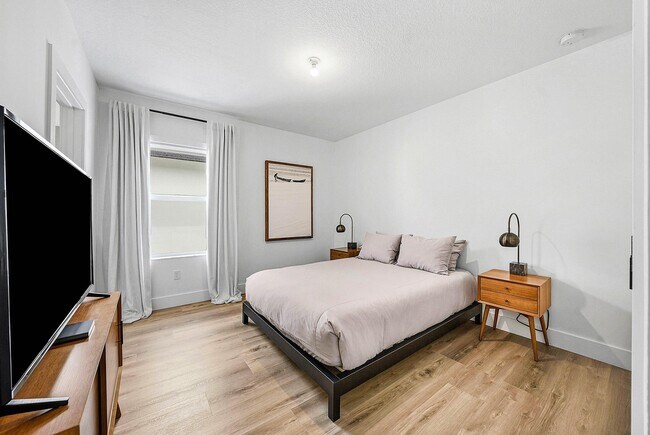 Building Photo - 4310 Buttonwood Dr