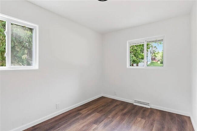 Building Photo - 40 Oak Hill Terrace