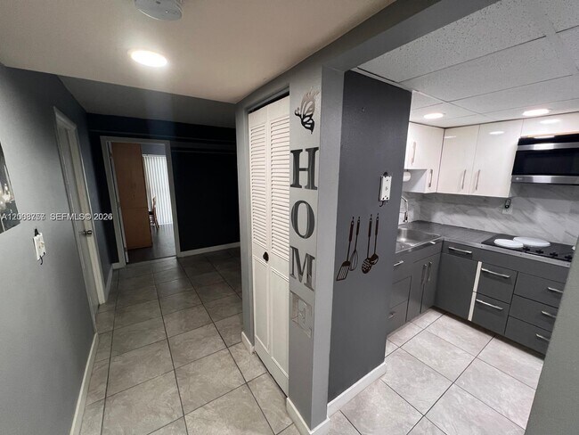 Building Photo - 488 NW 165th St