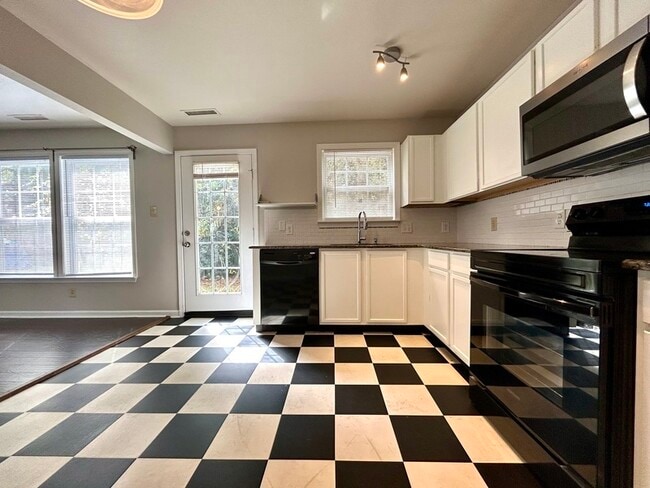 Building Photo - 6536 Matlea Ct