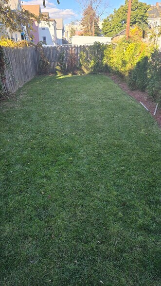 Building Photo - 272 Market St