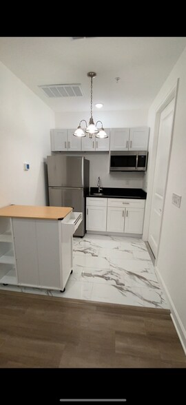 Portable Kitchen Island also included - 12048 Via Caselli Ln
