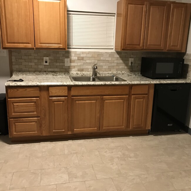 Kitchen - 1476 E 114th St