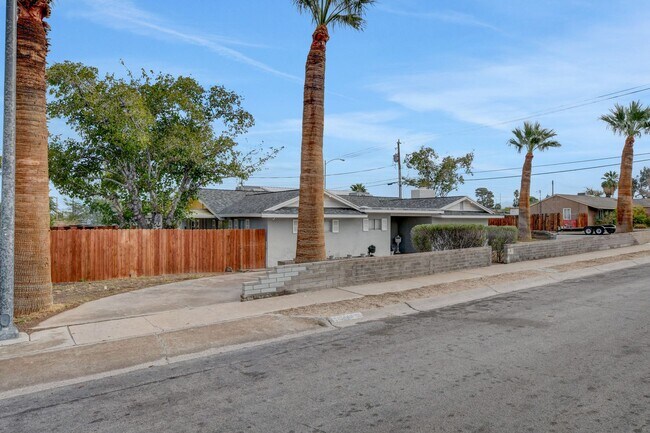 Building Photo - UNIQUE SINGLE FAMILY HOME! - No HOA, Car Lift, RV Parking and Nice Backyard