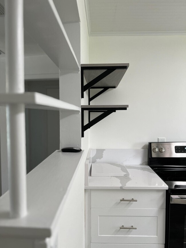 Building Photo - 515 N 7th St