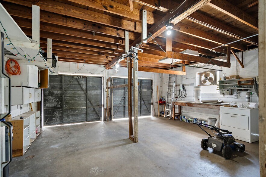 Building Photo - 6132 7th Ave S