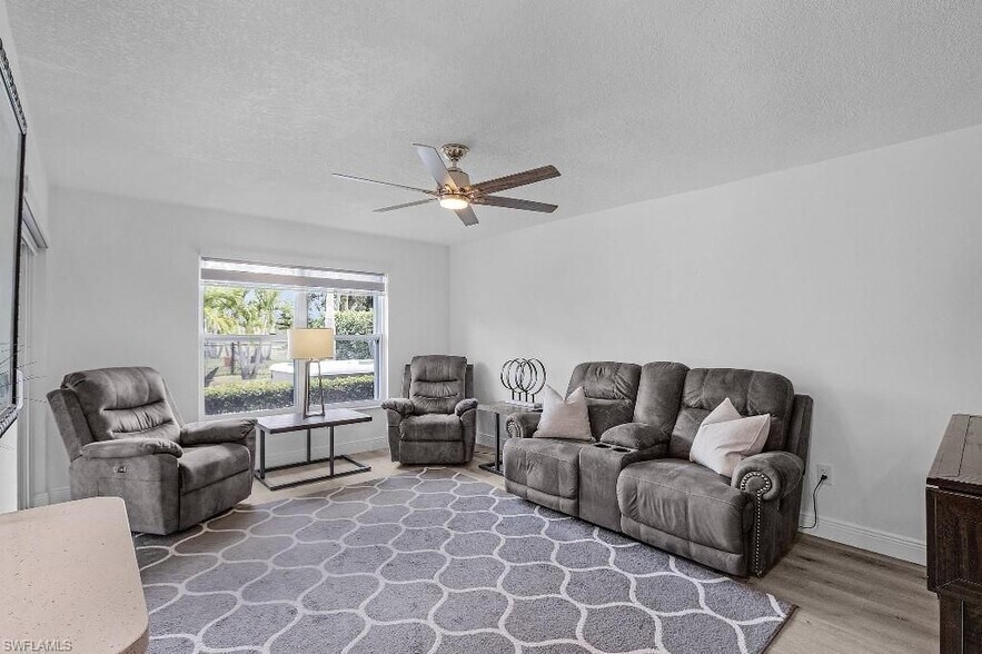 Building Photo - 5301 Shalley Cir E