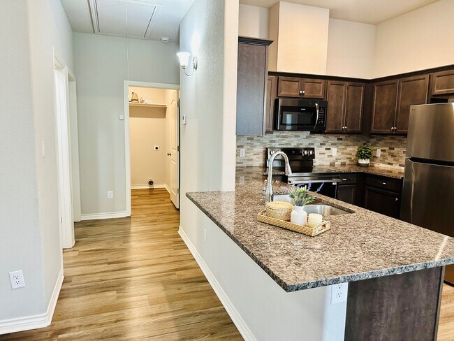 Building Photo - 1512 Dansby St