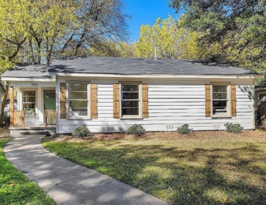 Building Photo - 3921 Maple Ave