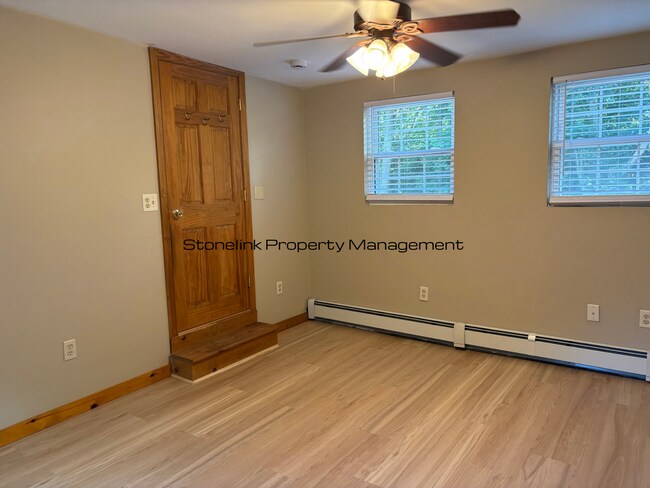 Building Photo - 27A-27B Laurel Lane