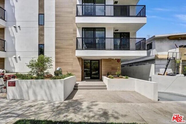 Building Photo - 8867 Alcott St