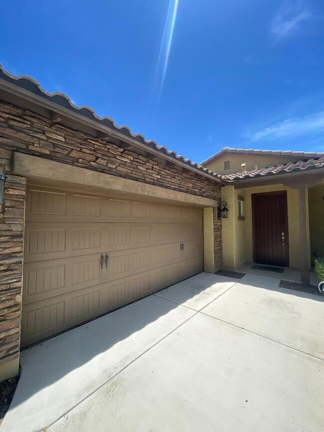 Building Photo - 4425 E Muriel Dr