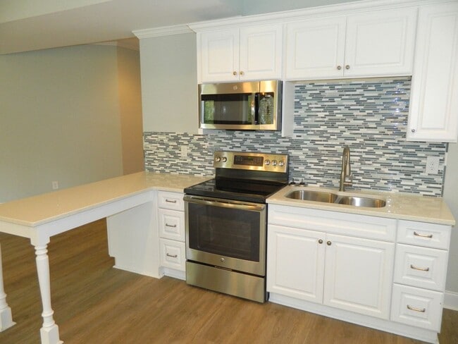 Building Photo - 4547 Willie Daniel Dr