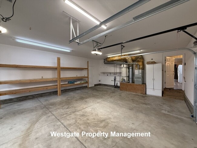 Building Photo - 821 B St