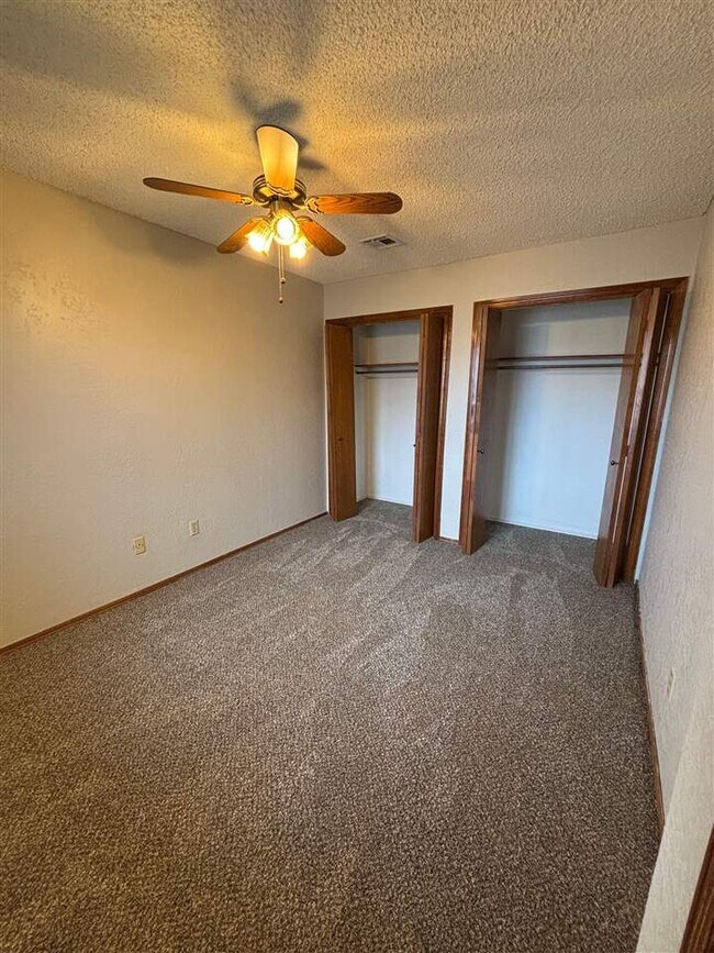 Building Photo - 901 NE Tortoise Dr