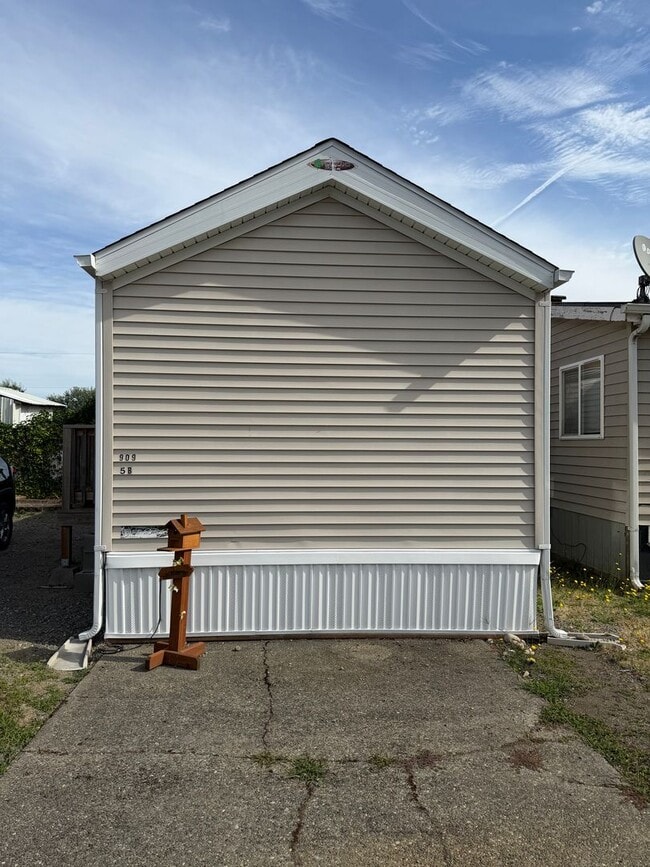 Building Photo - 909 136th St Ct S