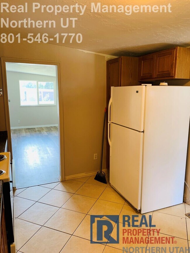 Building Photo - 3 Bed 1 Bath Ogden Home Now Available!
