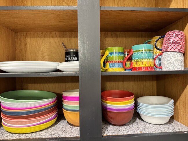 Building Photo - 105 Sky Country Dr