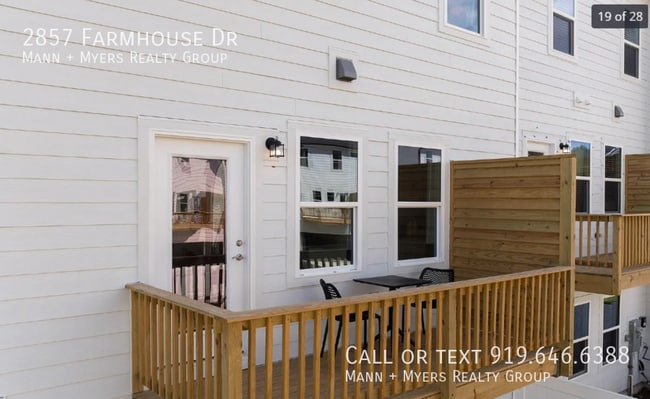 Building Photo - 2857 Farmhouse Dr