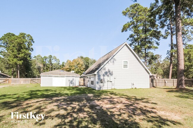 Building Photo - 1011 Fairbanks Dr