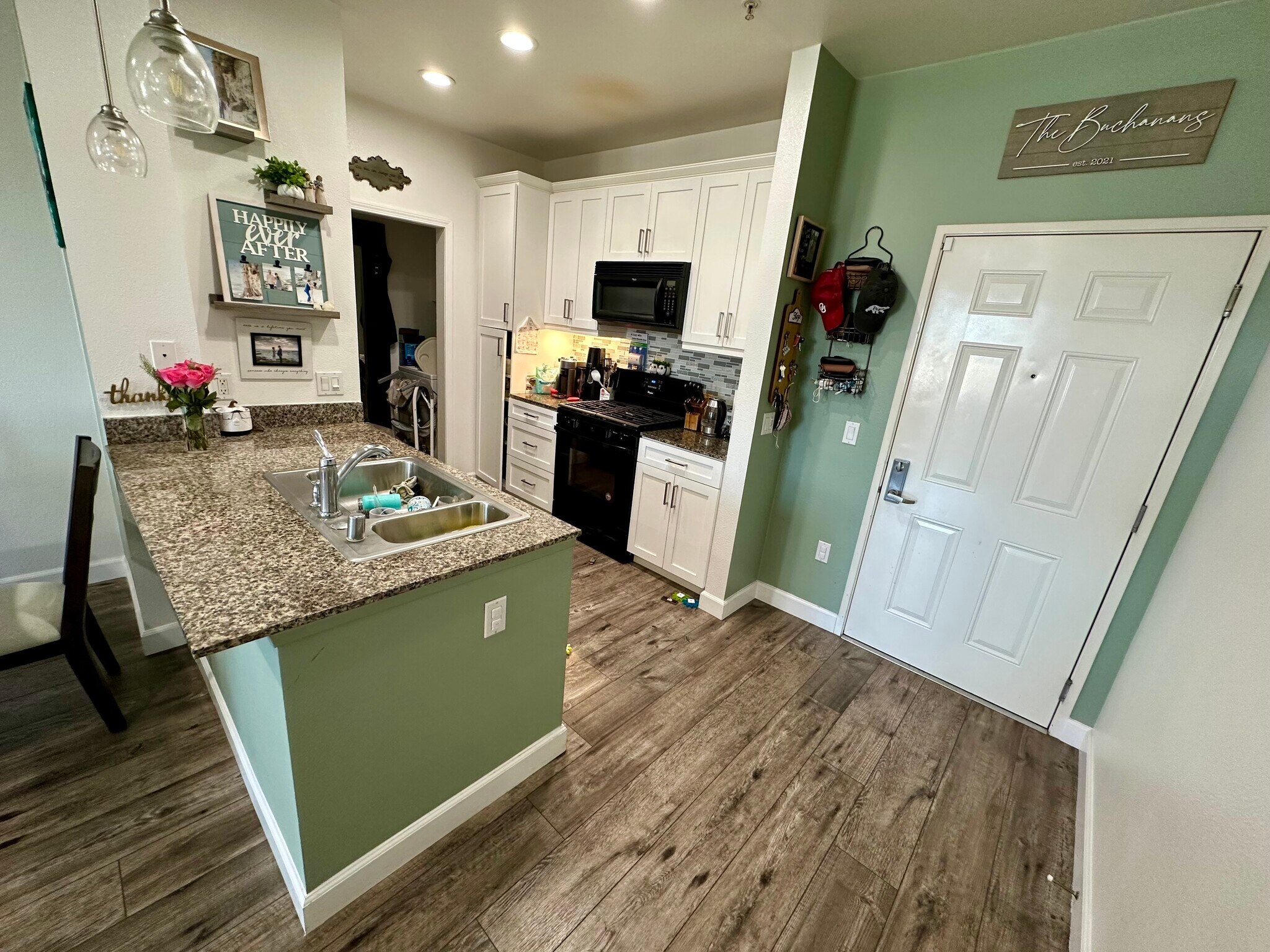 Kitchen with white cabinets - 1336 Scholarship