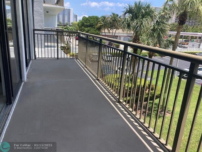 Building Photo - 3031 N Ocean Blvd